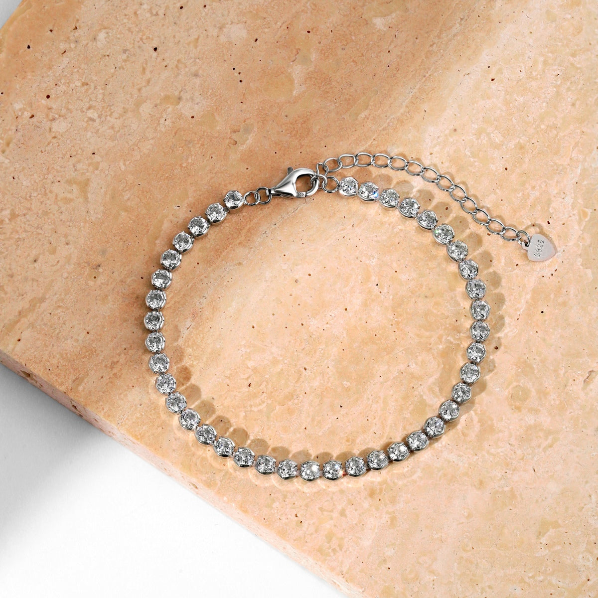 Ornate Sparkling Round Cut Daily Bracelet