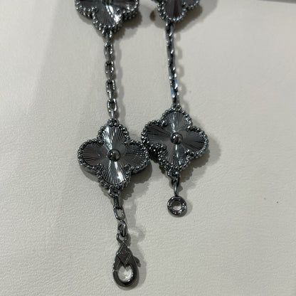[Love Lucky]CLOVER 5 MOTIV SCHWARZES ARMBAND 