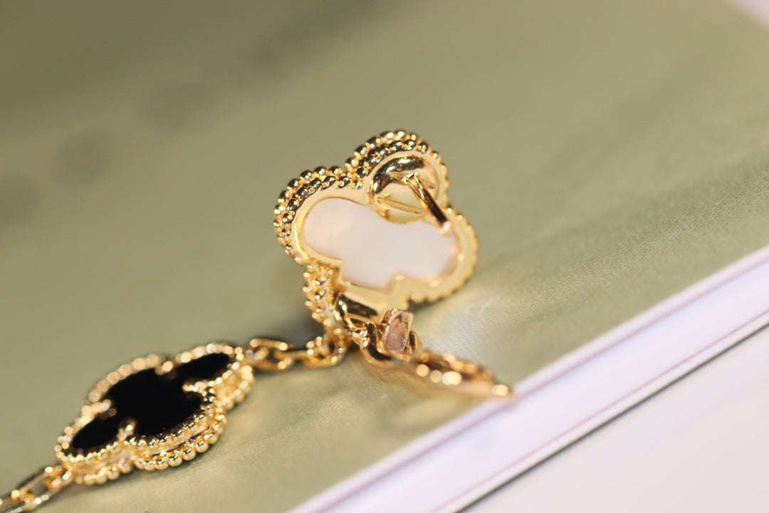 [Love Lucky]CLOVER OHRRINGE GOLD ONYX MOP 3 MOTIV 