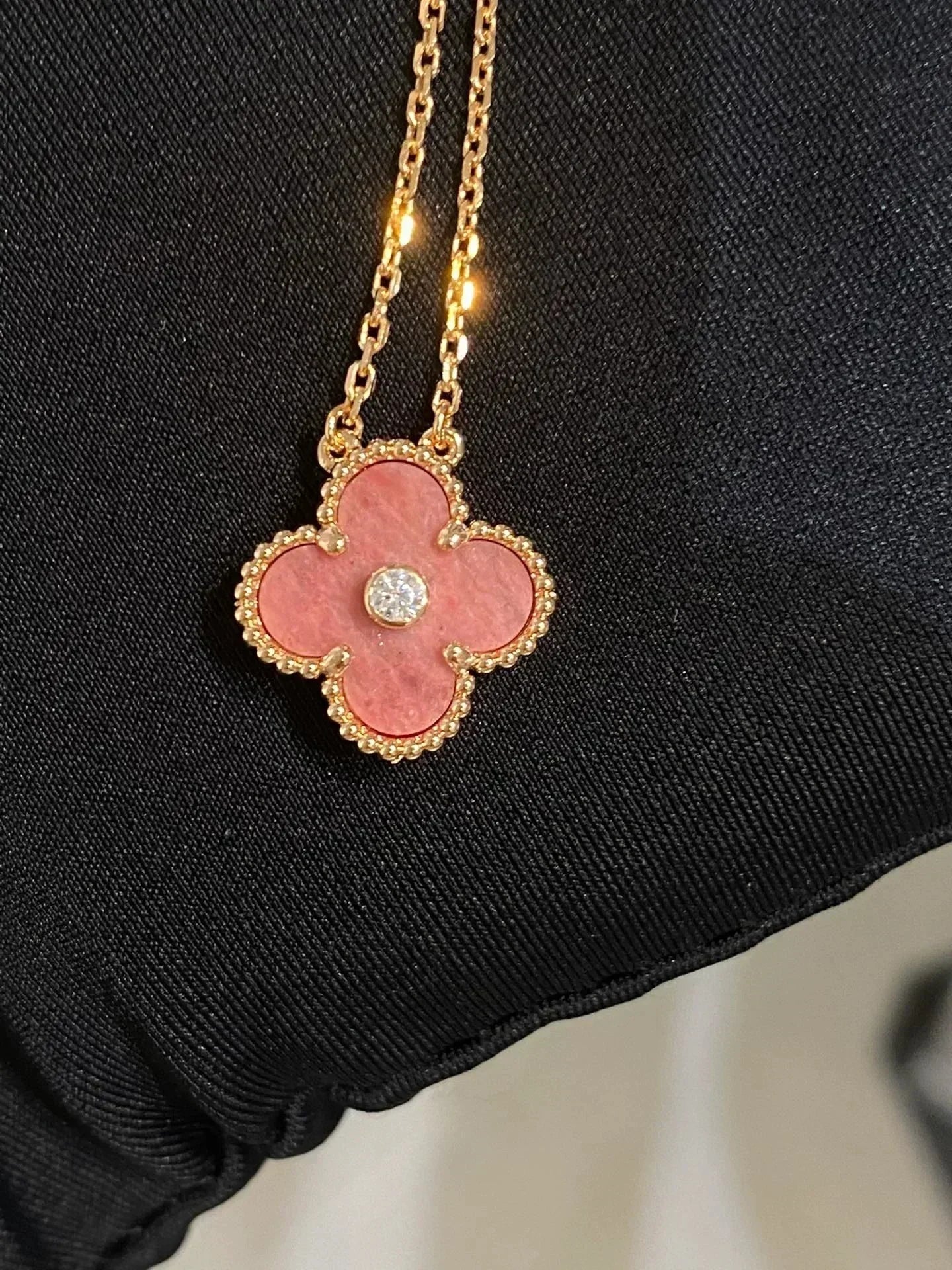 [Love Lucky]CLOVER 15MM DIAMANT-RHODONIT-HALSKETTE
