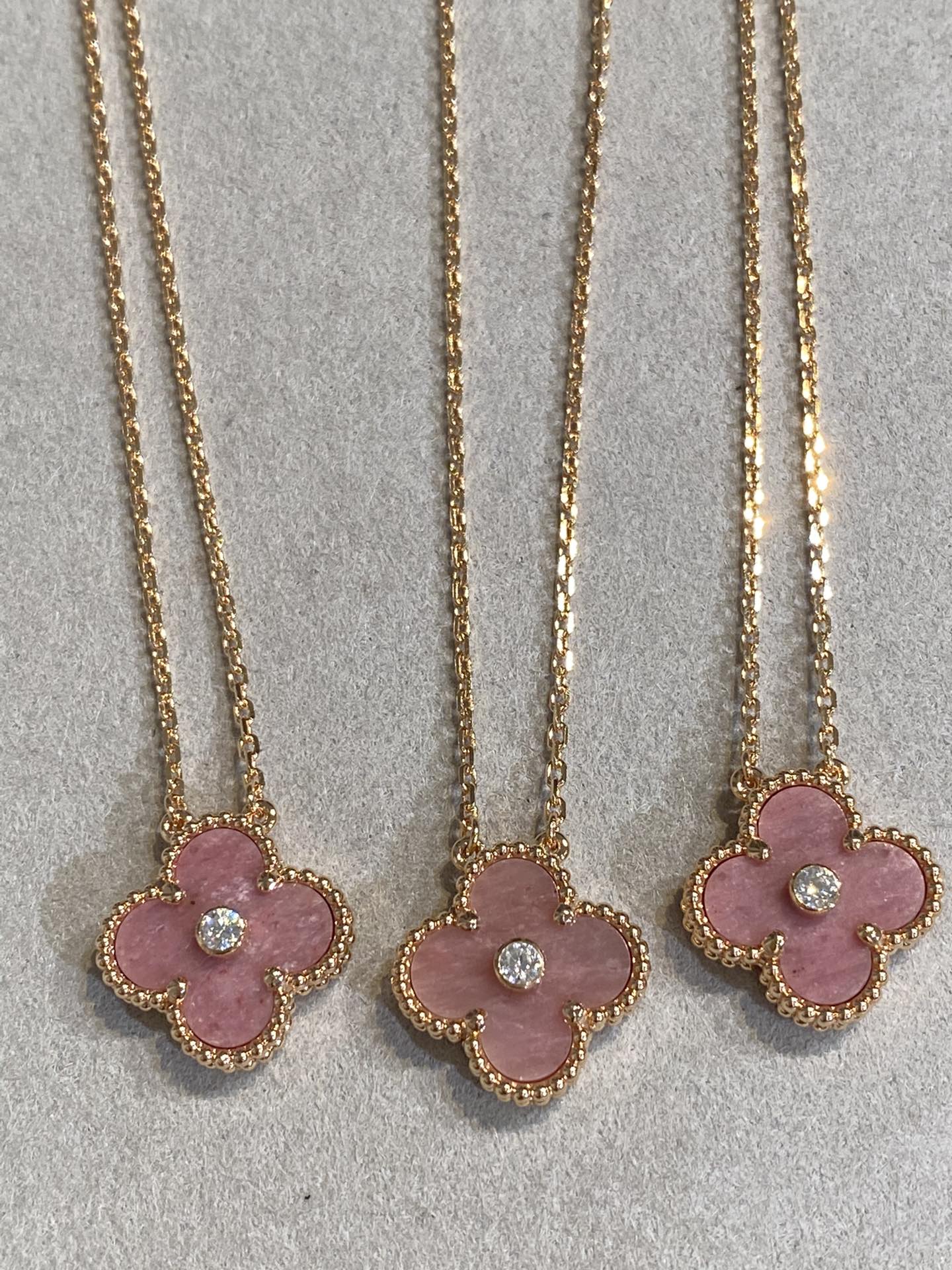 [Love Lucky]CLOVER 15MM DIAMANT-RHODONIT-HALSKETTE