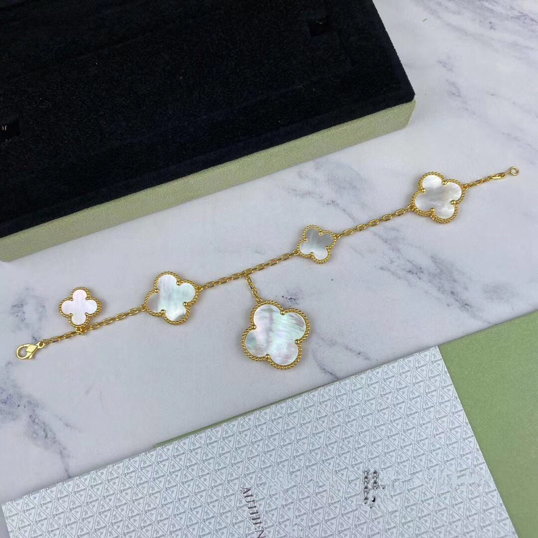 [Love Lucky] MAGIC CLOVER MOP GOLD ARMBAND 5 MOTIVE