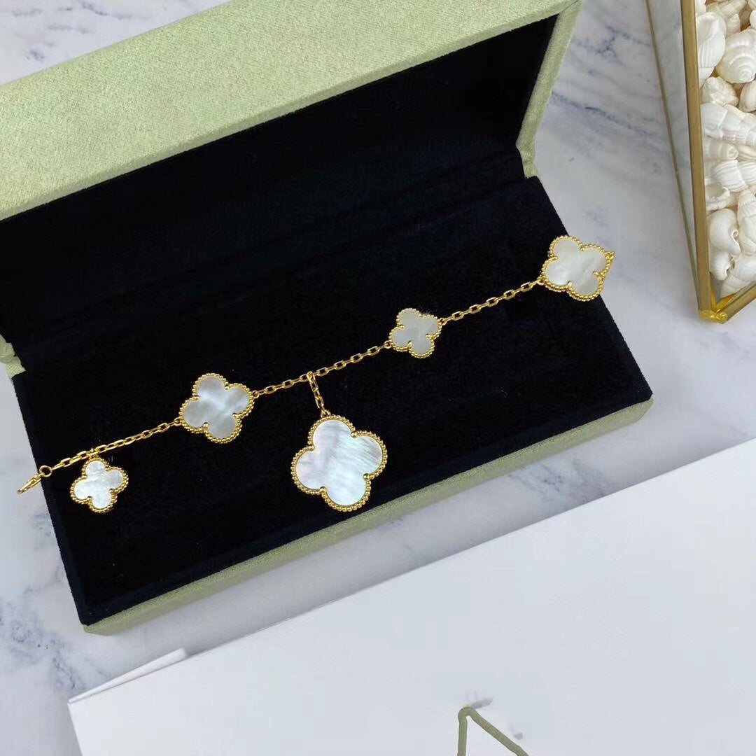 [Love Lucky] MAGIC CLOVER MOP GOLD ARMBAND 5 MOTIVE