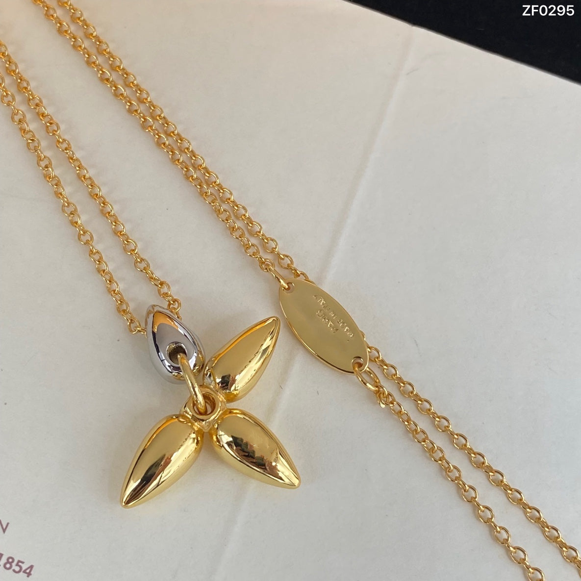 [Love Lucky] LOUISETTE ANHÄNGER GOLD HALSKETTE