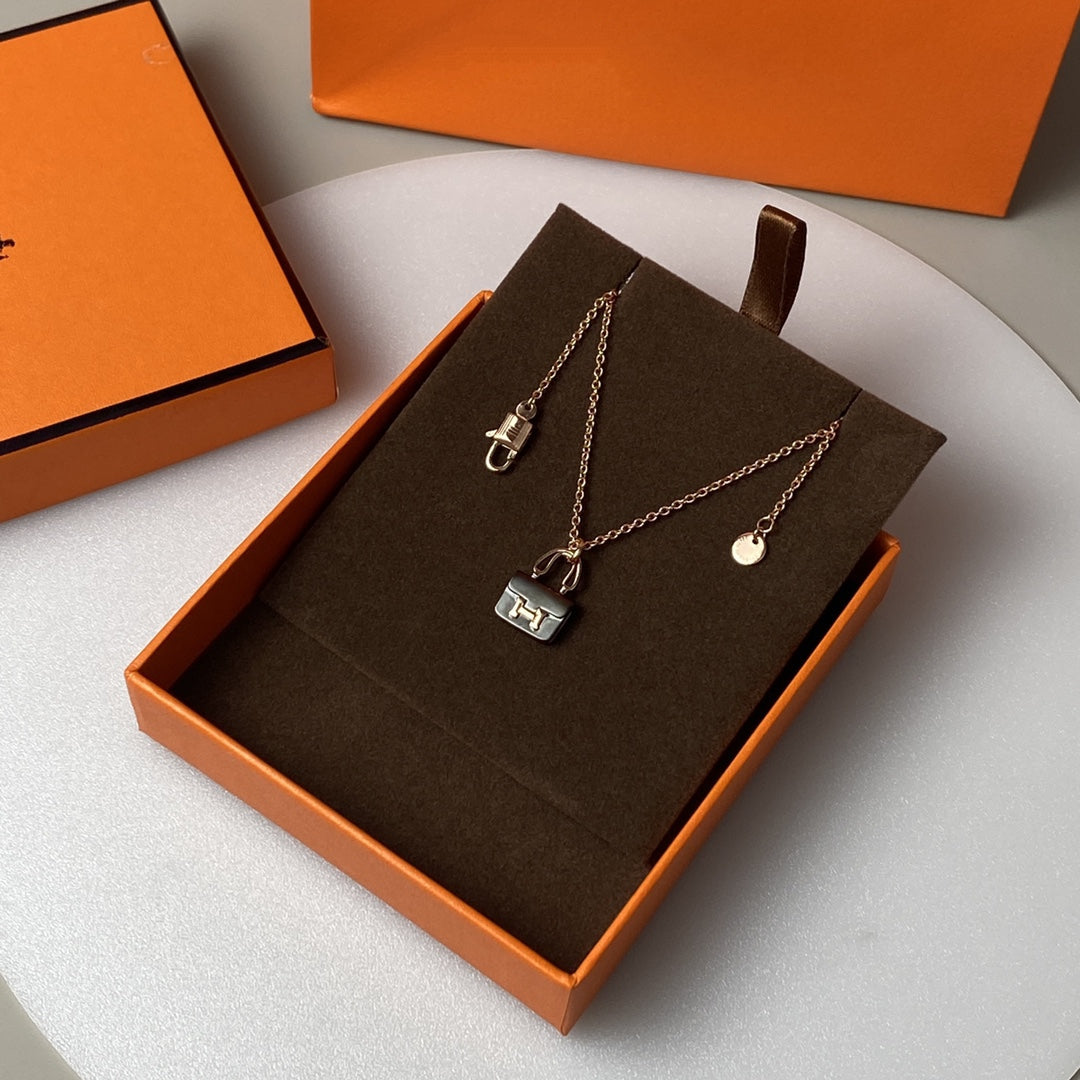 [Love Lucky]Constance Halskette mit schwarzem Anhänger und Roségold