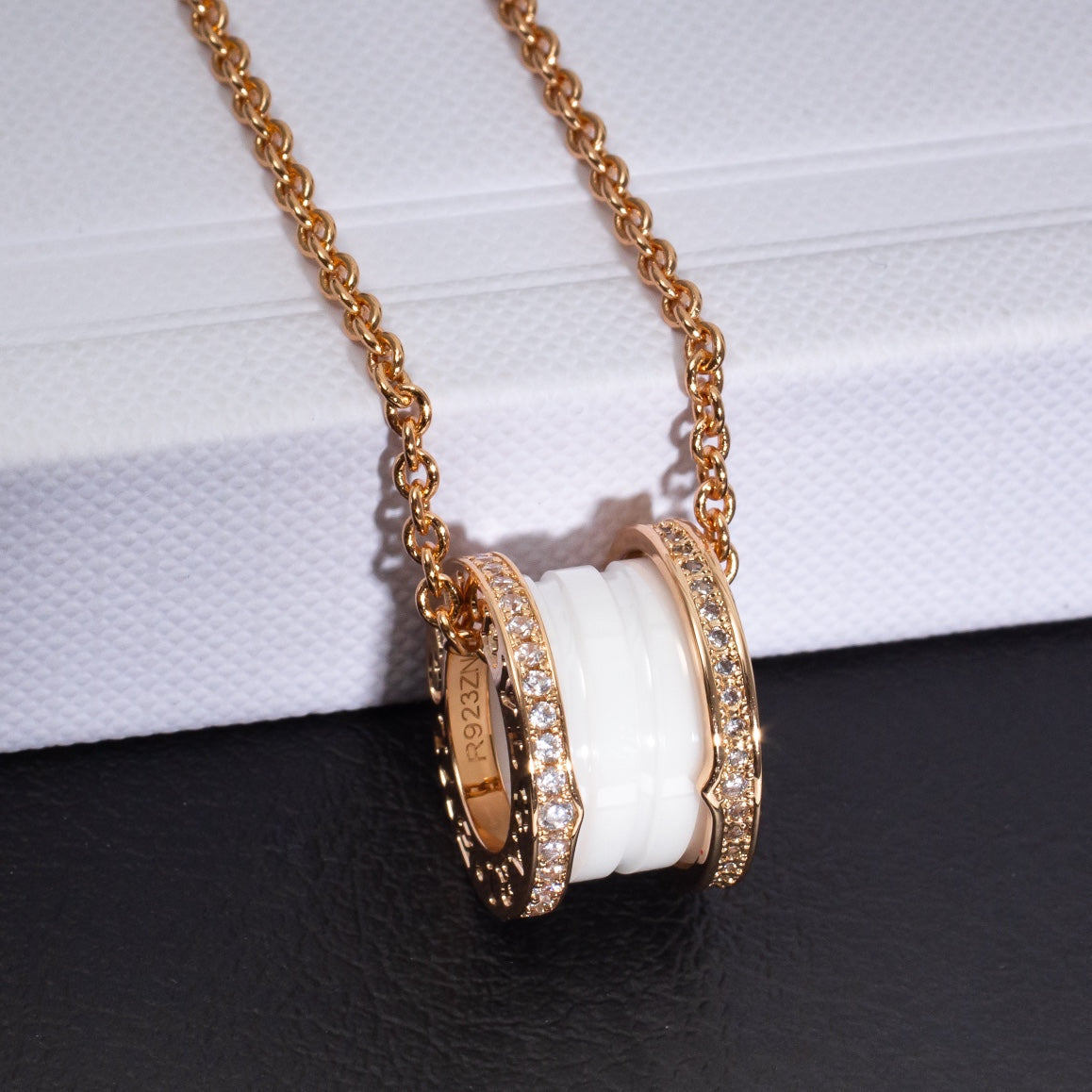 [Love Lucky]ZERO 1 WEISSE KERAMIK ROSA GOLD DIAMANT HALSKETTE
