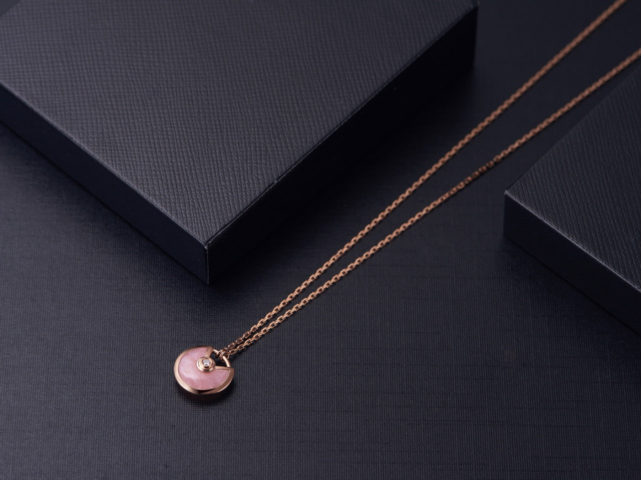 [Love Lucky]AMULETT ROSÉGOLD ROSA MOP HALSKETTE