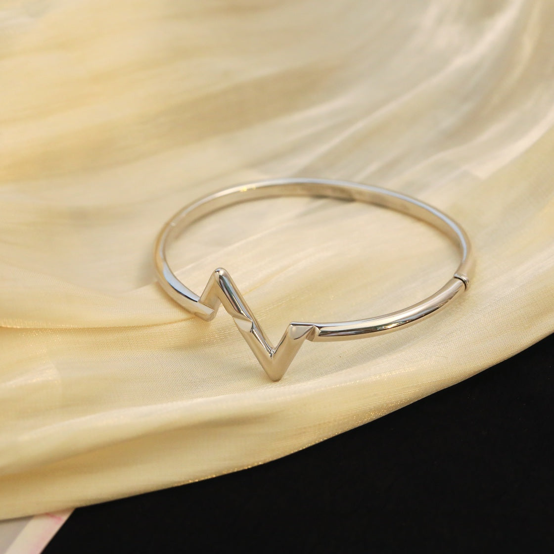 [Love Lucky]VOLTE UPSITE DOWN BRACELET