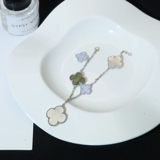 [Love Lucky]CLOVER ARMBAND 5 MOTIVE MOP CHALCEDON SILBER 
