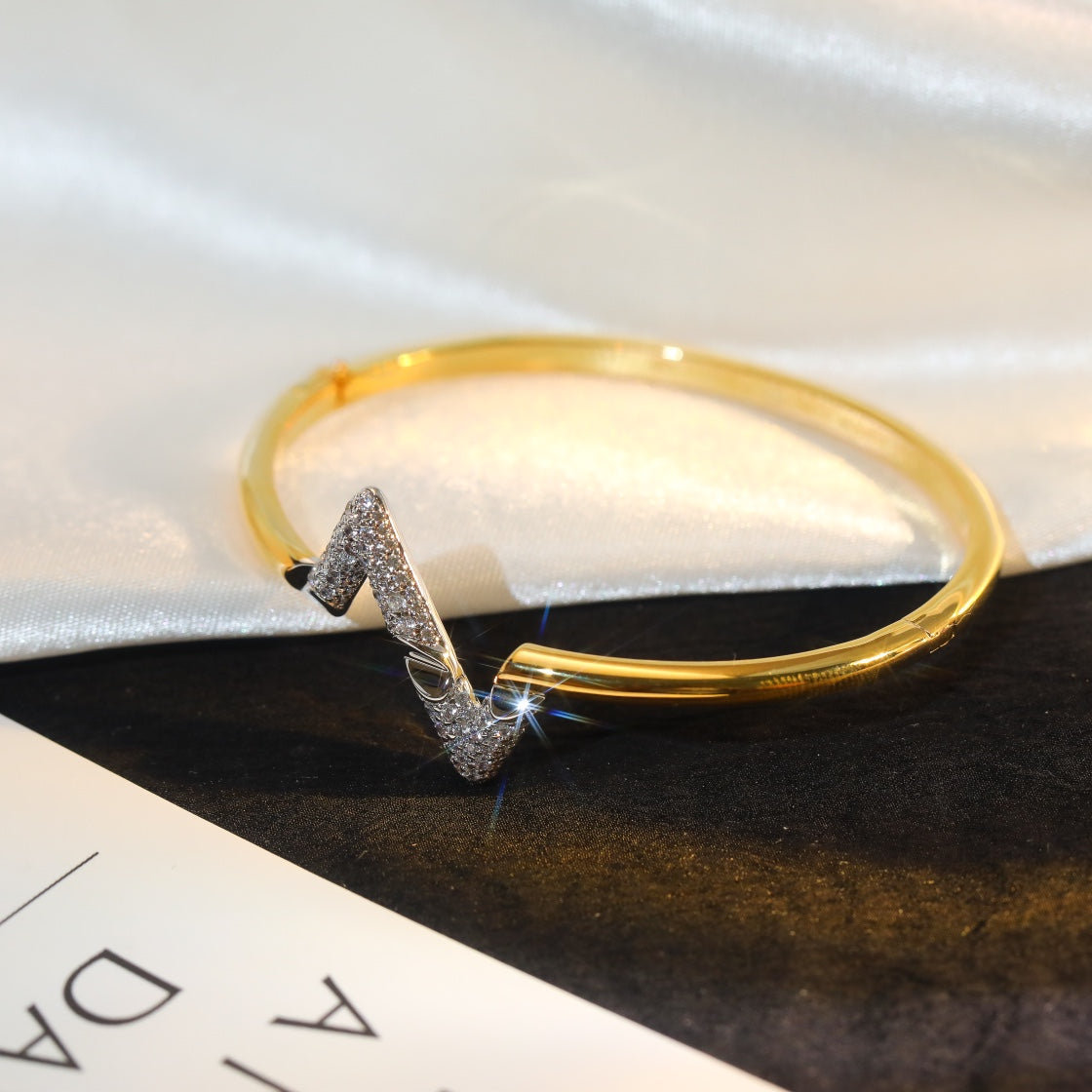 [Love Lucky] VOLTE UPSITEN DOWN GOLD DIAMANT ARMBAND