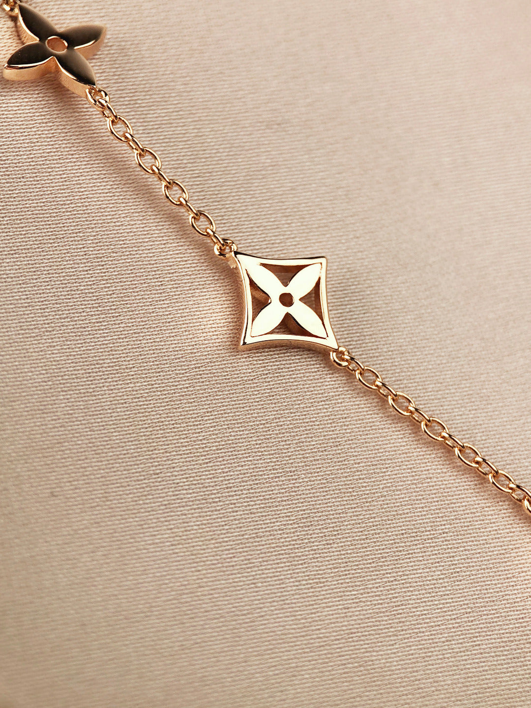 [Love Lucky]Stern und Sonne 7 Motive Gold Armband