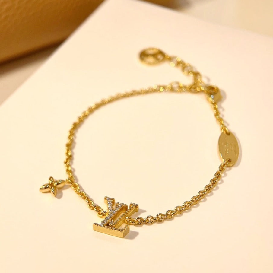 [Love Lucky] GOLDARMBAND MIT LOGO-STERNMOTIV