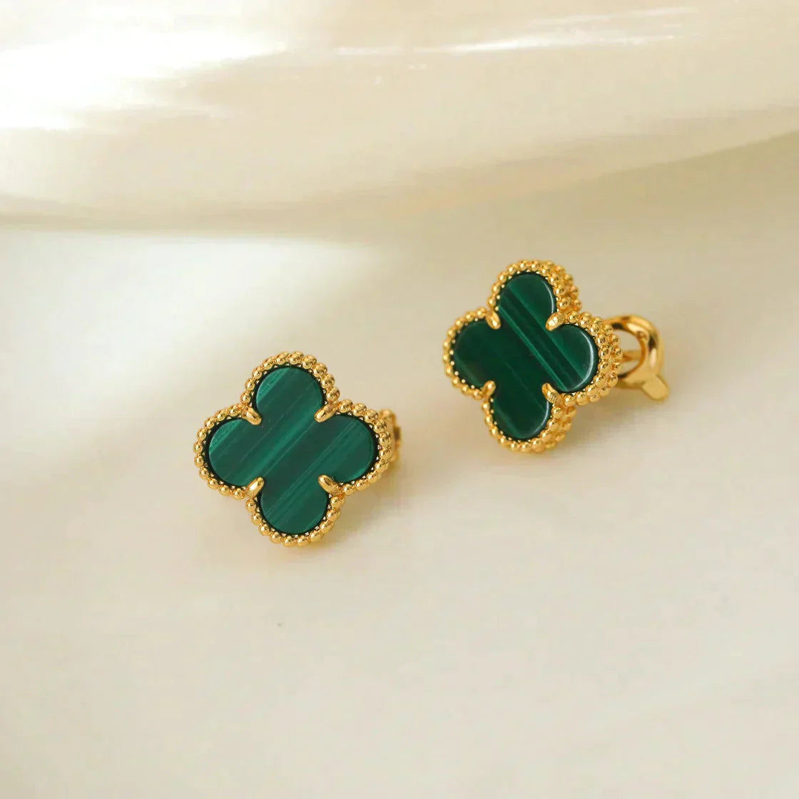 [Love Lucky]CLOVER MEDIUM 1 MOTIFS MALACHIT OHRRINGE