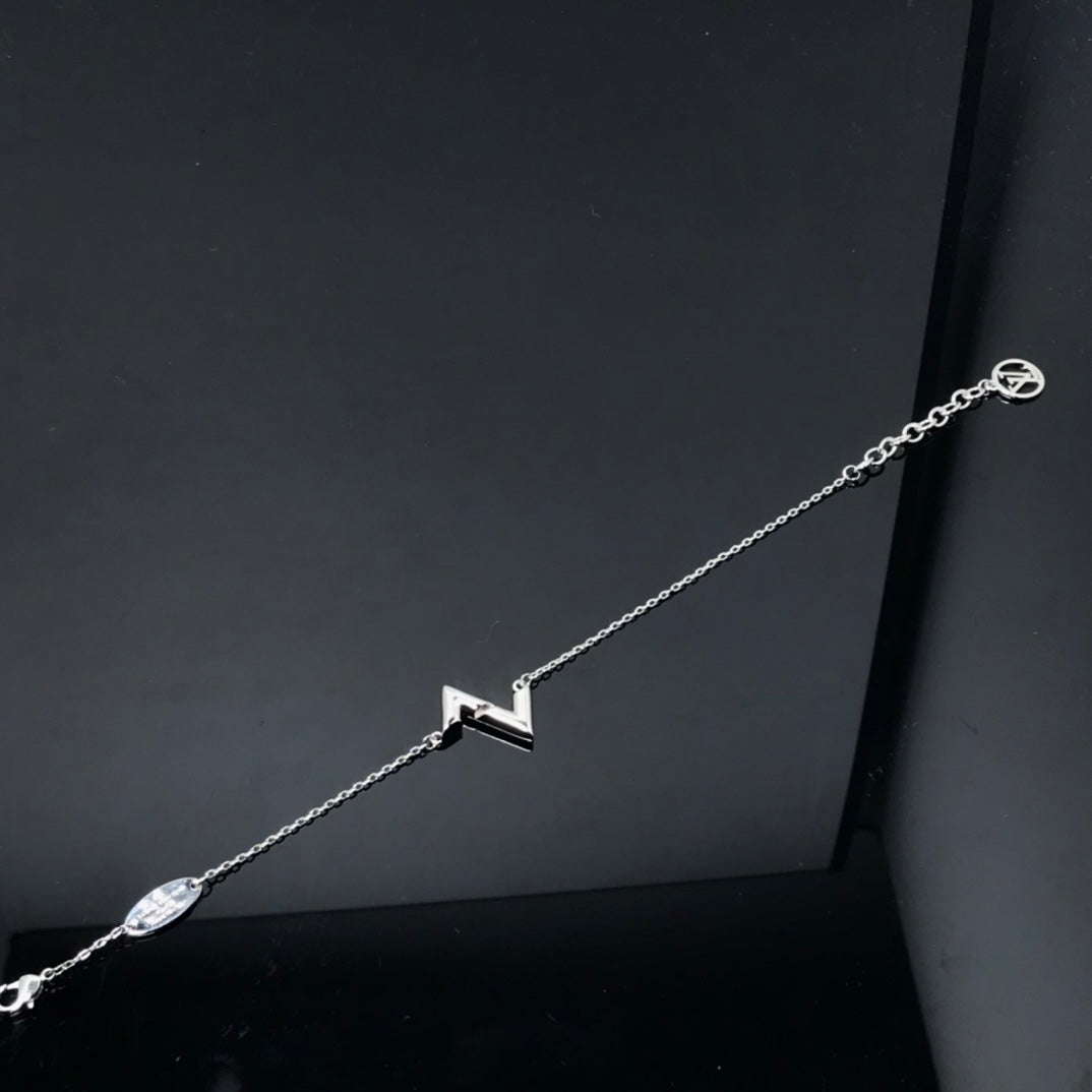 [Love Lucky]VOLT LV LOGO ARMBAND