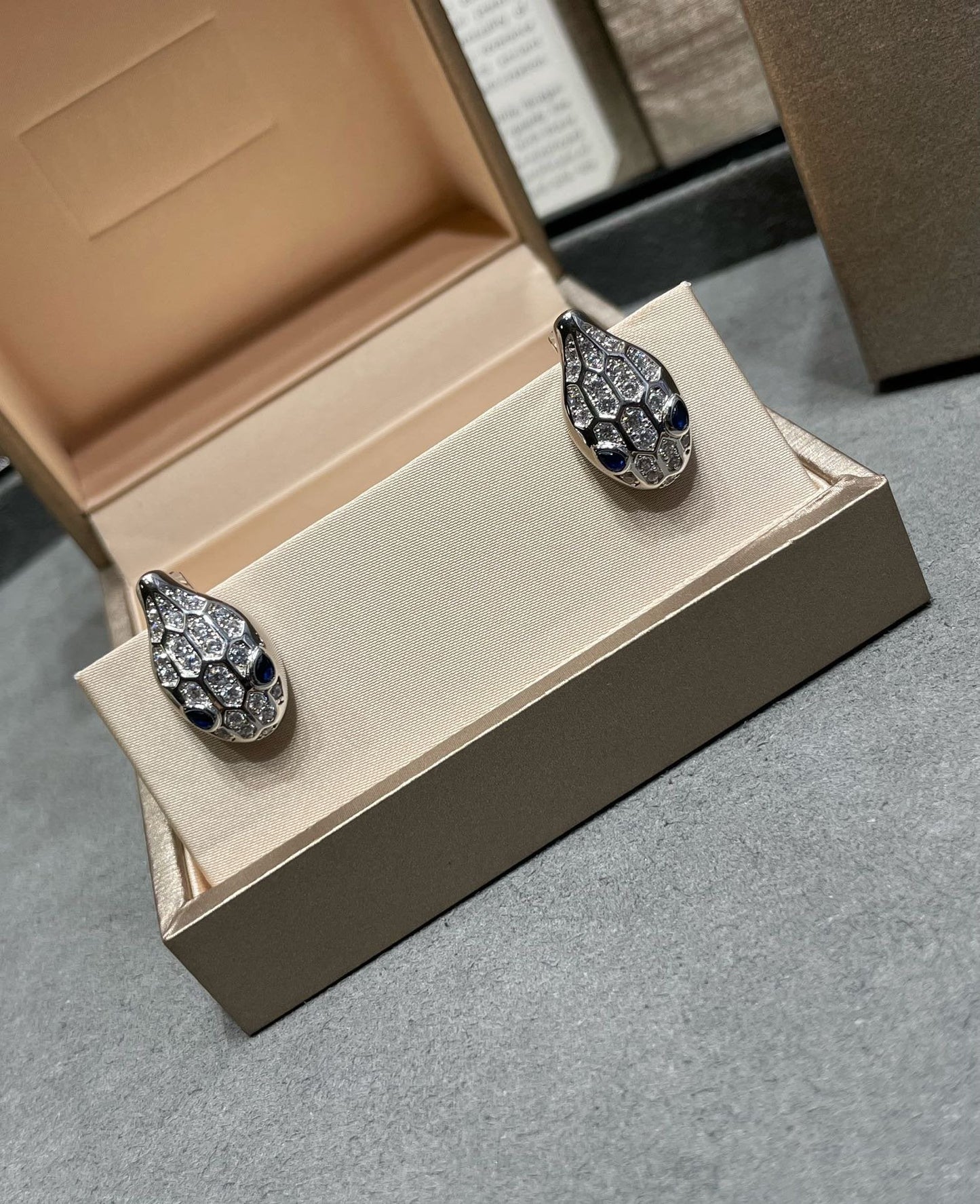 [Love Lucky] Schlangen-Diamant-Ohrstecker