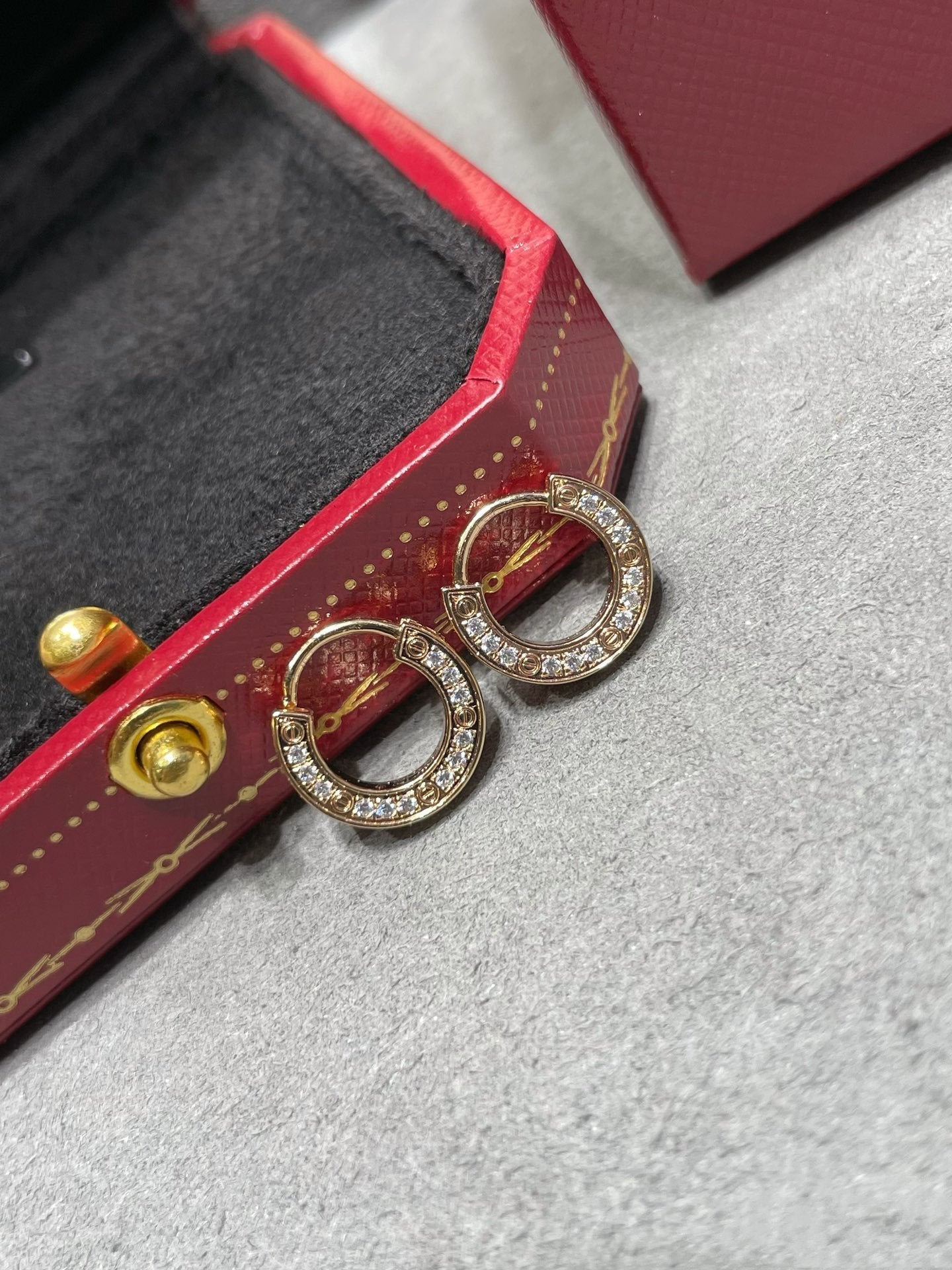 [Love Lucky]LOVE DIAMOND EARRINGS