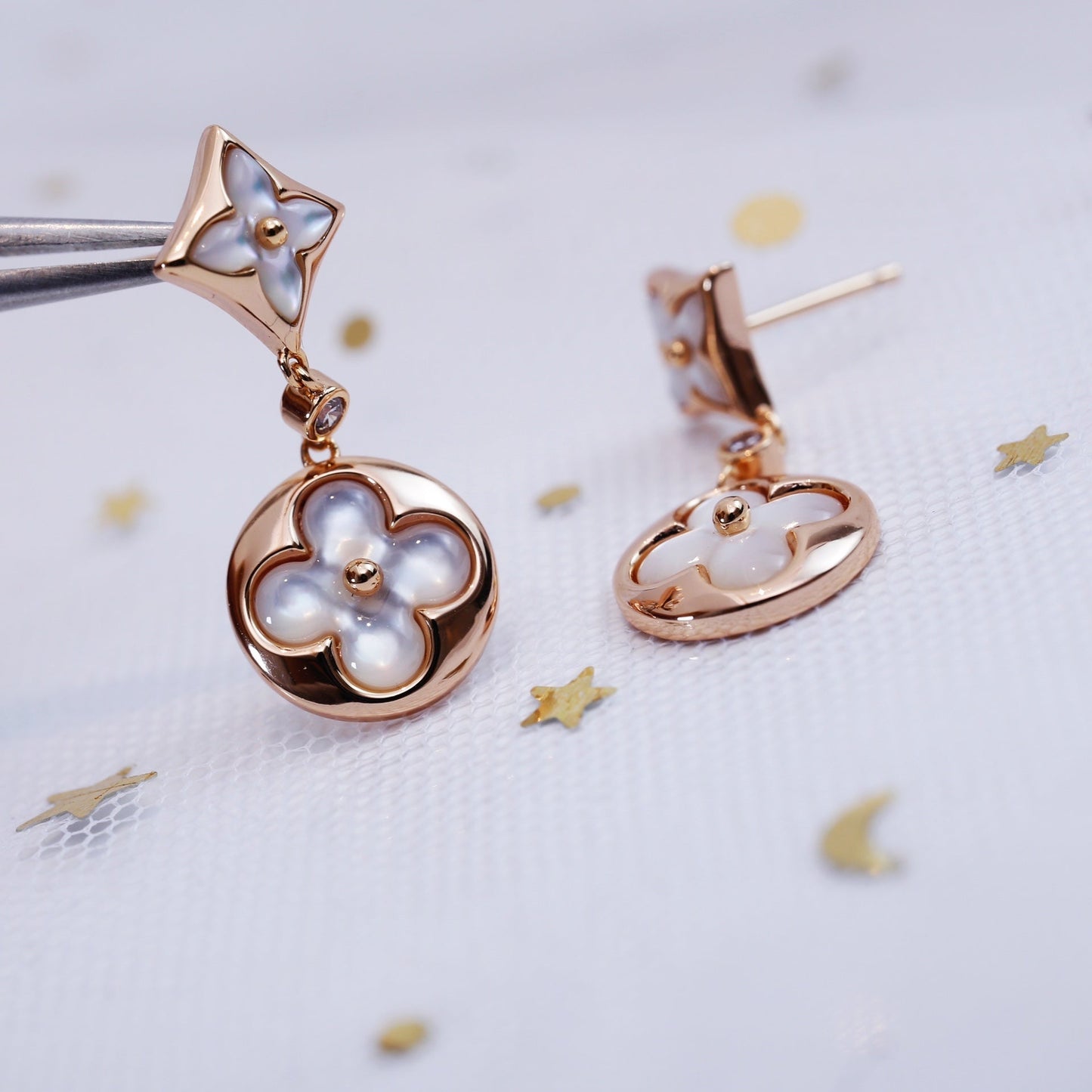 [Love Lucky] Ohrringe mit Stern und Sonne, Roségold, Mops-Anhänger