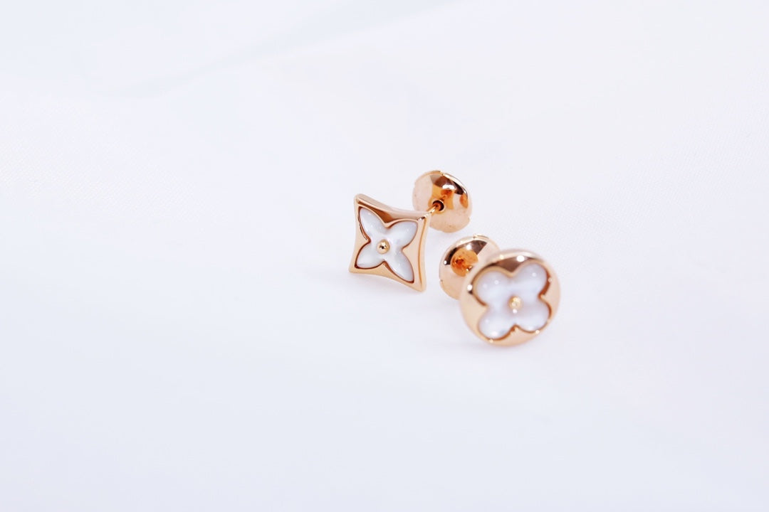 [Love Lucky] Ohrstecker mit Stern und Sonne, Roségold, Mops