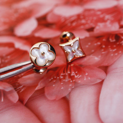 [Love Lucky] Ohrstecker mit Stern und Sonne, Roségold, Mops
