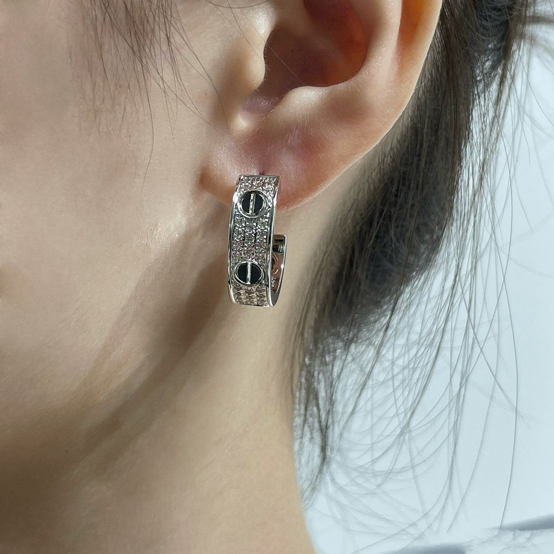 [Love Lucky] LOVE KERAMIK DIAMANT-BEFESTIGTE SILBER-OHRRINGE