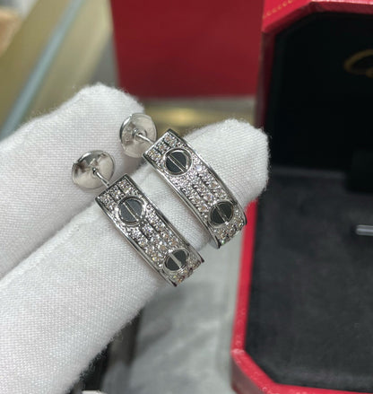 [Love Lucky] LOVE KERAMIK DIAMANT-BEFESTIGTE SILBER-OHRRINGE