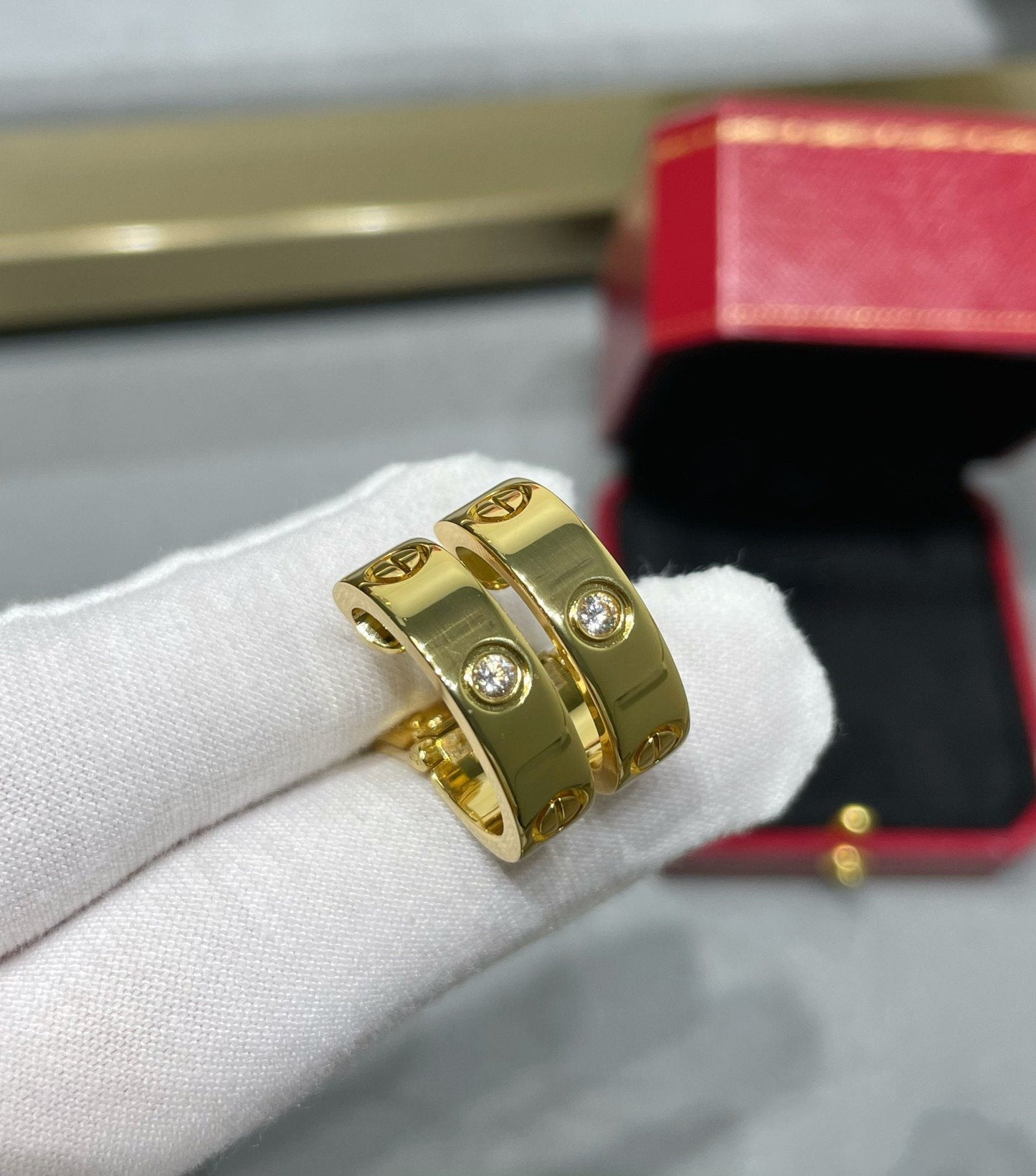 [Love Lucky] LOVE 5,5 MM 1 DIAMANT OHRRINGE