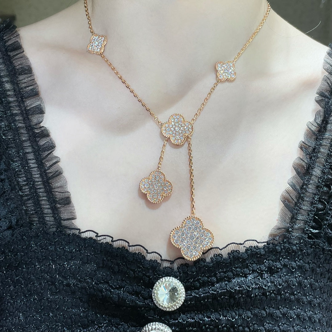 [Love Lucky] Halskette mit Kleeblatt-Motiv und Diamanten