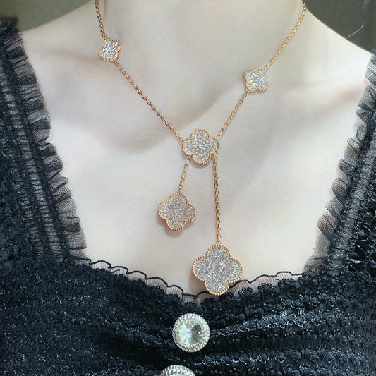 [Love Lucky] Halskette mit Kleeblatt-Motiv und Diamanten