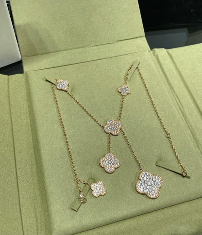 [Love Lucky] Halskette mit Kleeblatt-Motiv und Diamanten