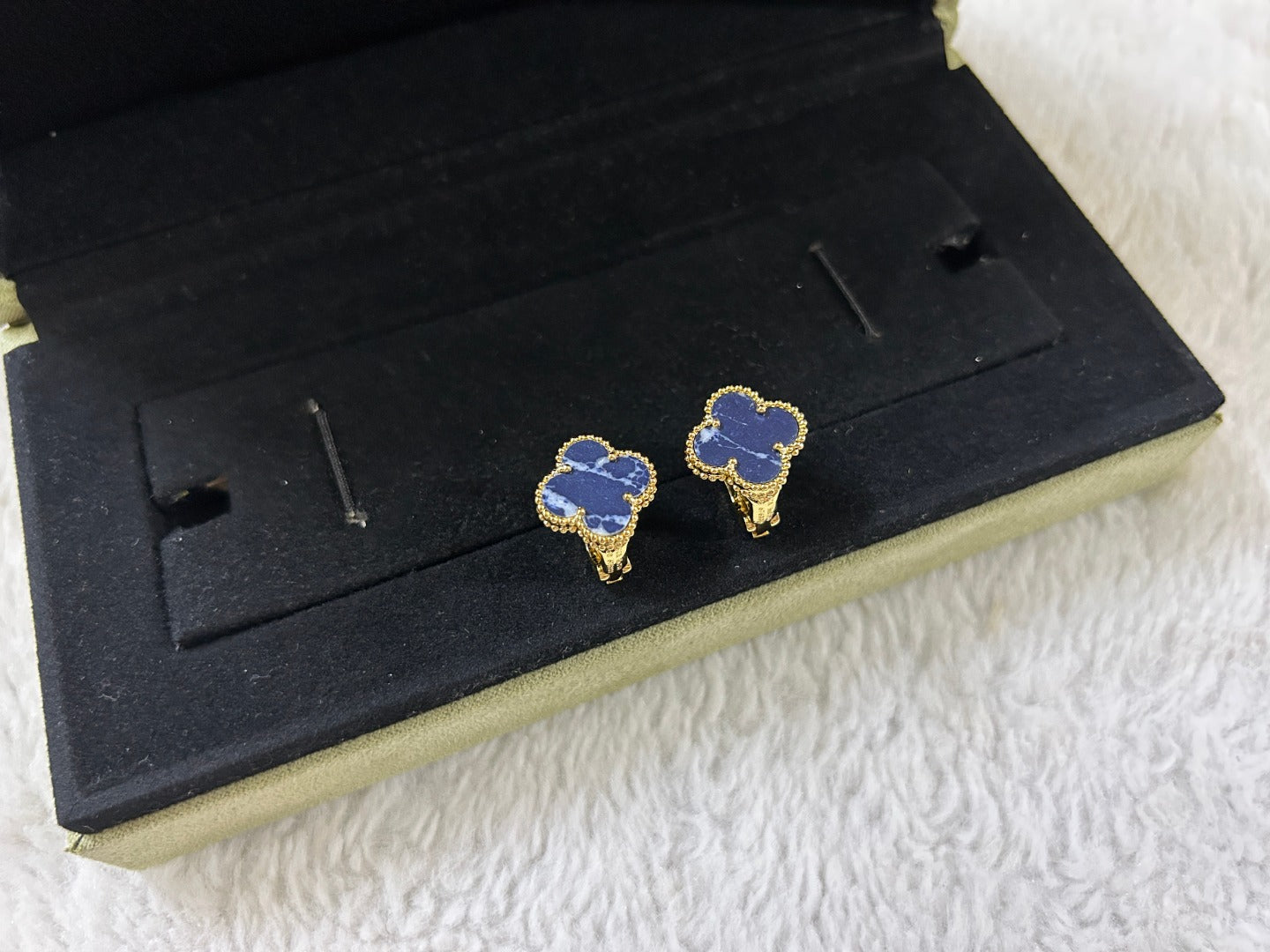 [Love Lucky]CLOVER PIETERSITE MEDIUM OHRSTECKER