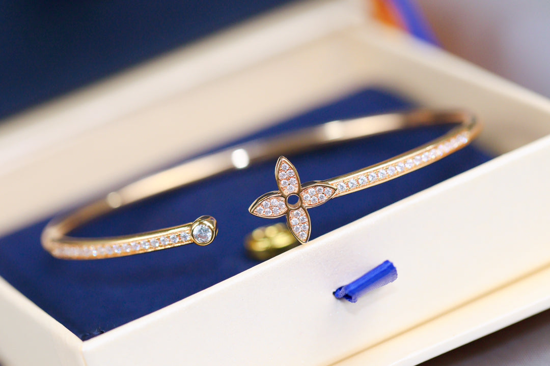[Love Lucky]IDYLLE ROSA GOLD OFFENES ARMBAND MIT DIAMANTEN