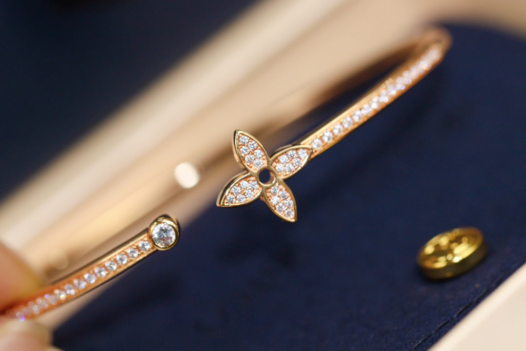 [Love Lucky]IDYLLE ROSA GOLD OFFENES ARMBAND MIT DIAMANTEN