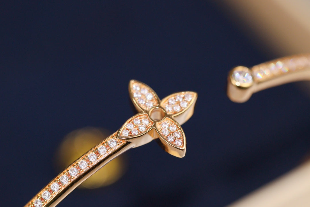 [Love Lucky]IDYLLE ROSA GOLD OFFENES ARMBAND MIT DIAMANTEN