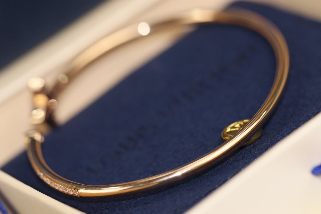 [Love Lucky]IDYLLE ROSA GOLD OFFENES ARMBAND MIT DIAMANTEN