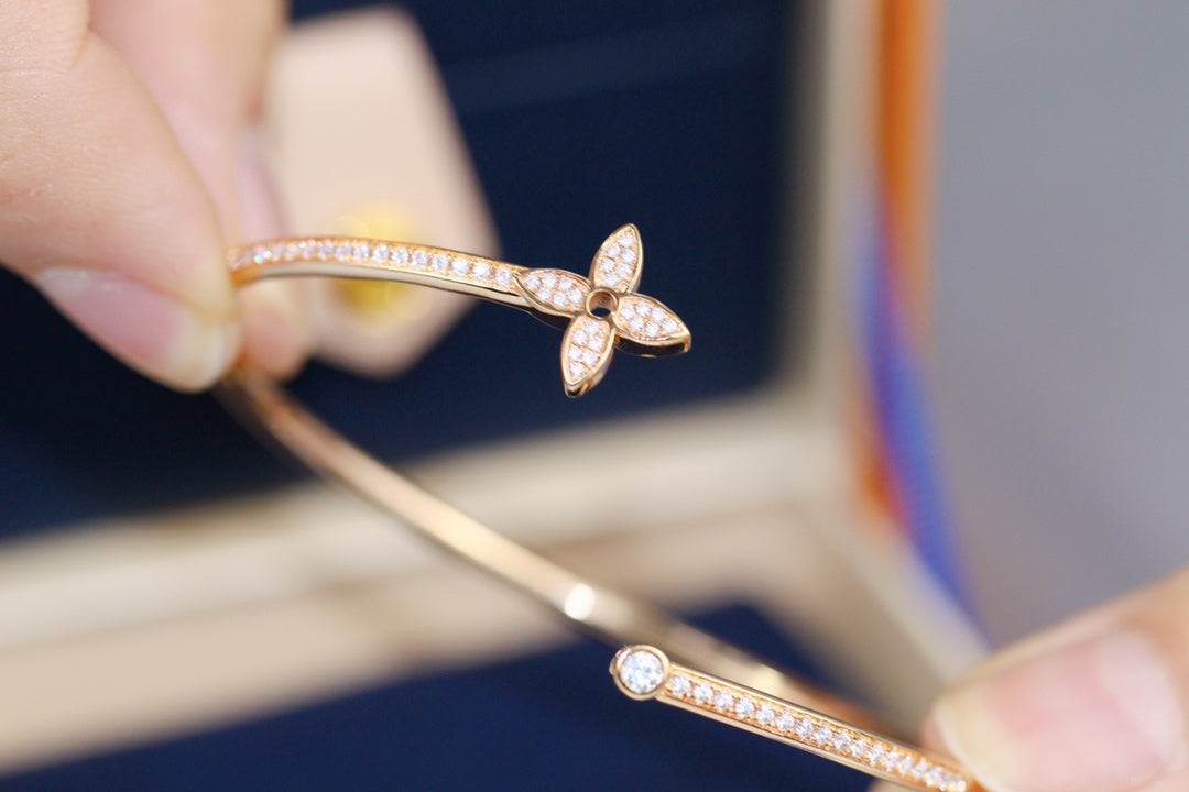 [Love Lucky]IDYLLE ROSA GOLD OFFENES ARMBAND MIT DIAMANTEN