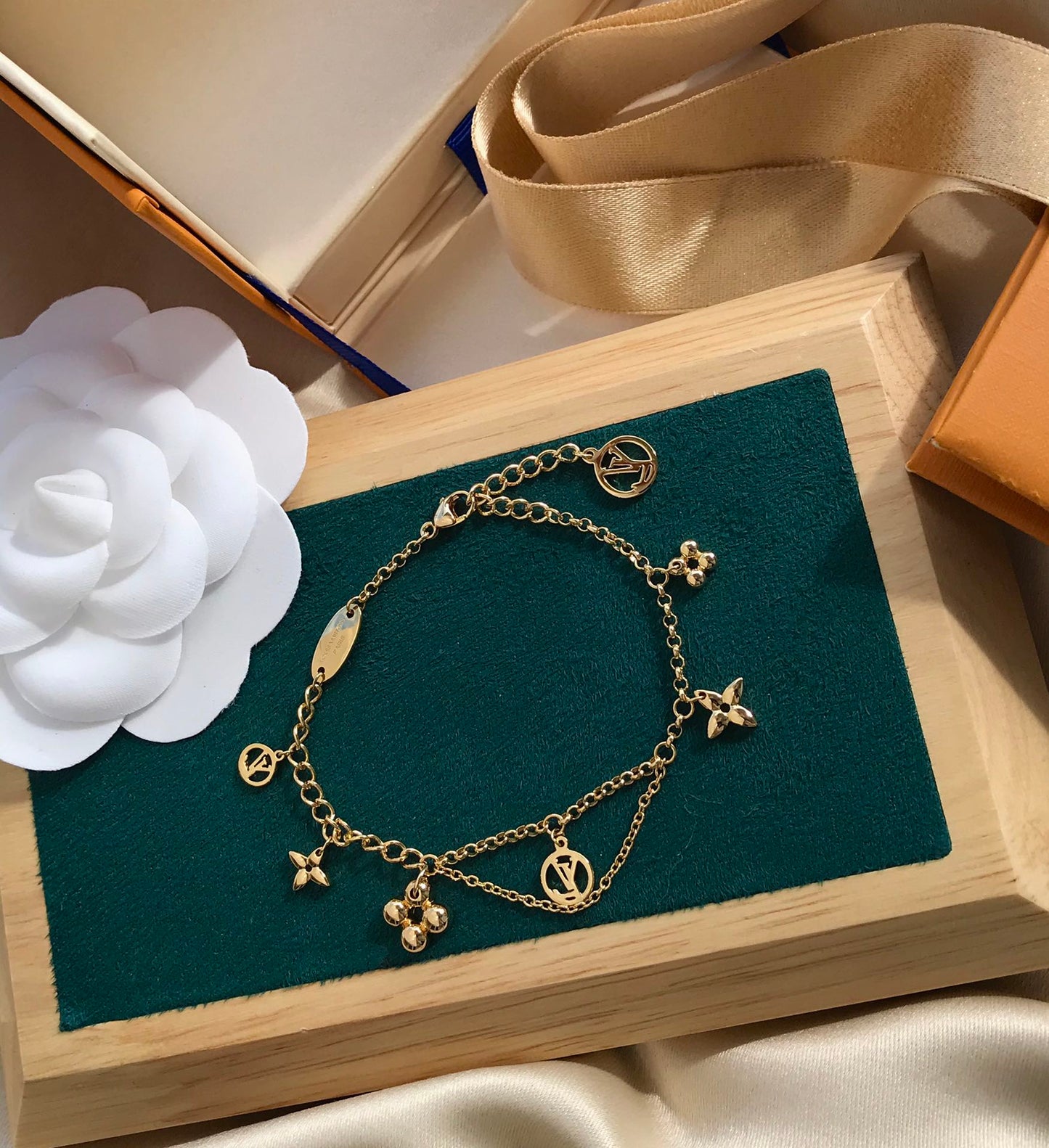 [Love Lucky]BLOOMING PINK GOLD MOP BRACELET