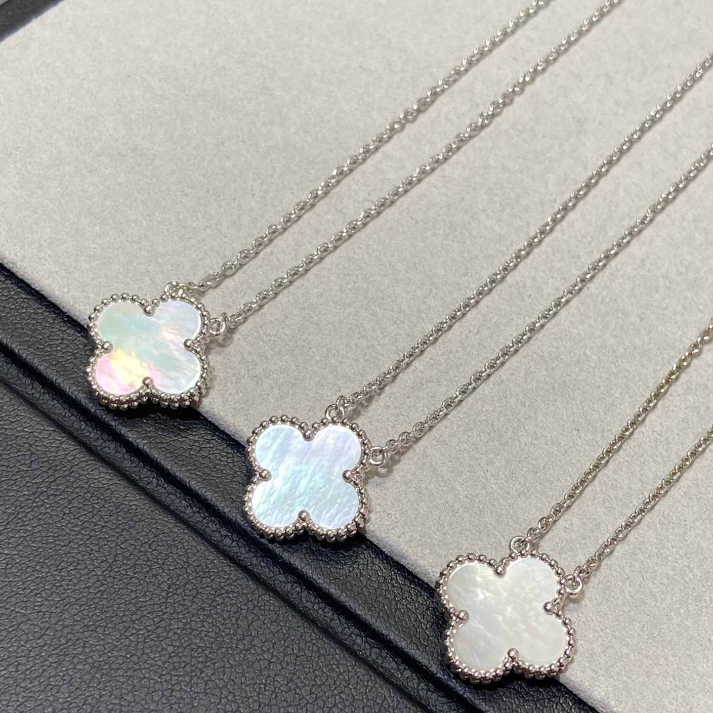 [Love Lucky]CLOVER MEDIUM SILVER WHITE MOP NECKLACE
