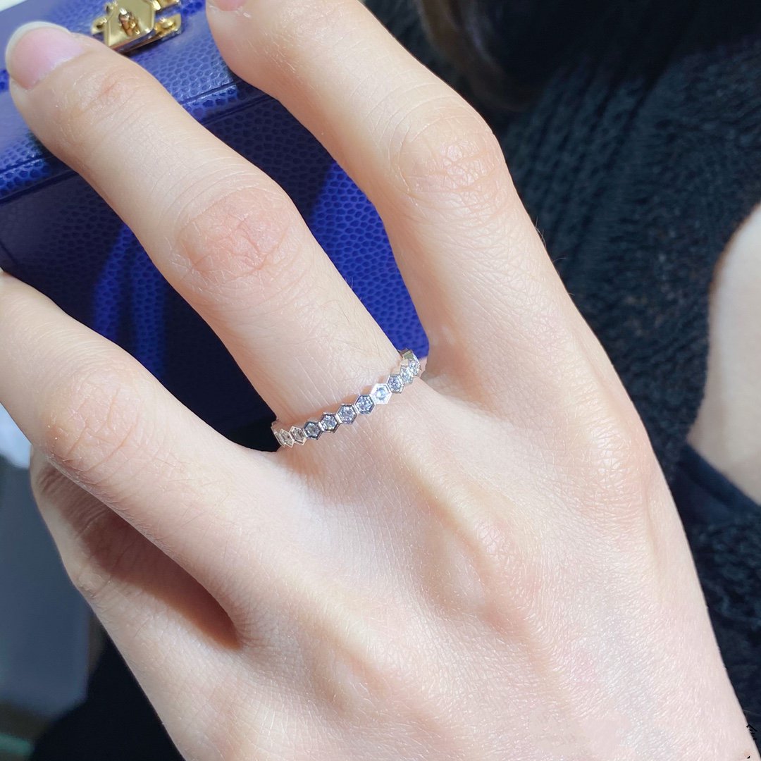 [Love Lucky]BEE LOVE DIAMOND PAVED SMALL RING