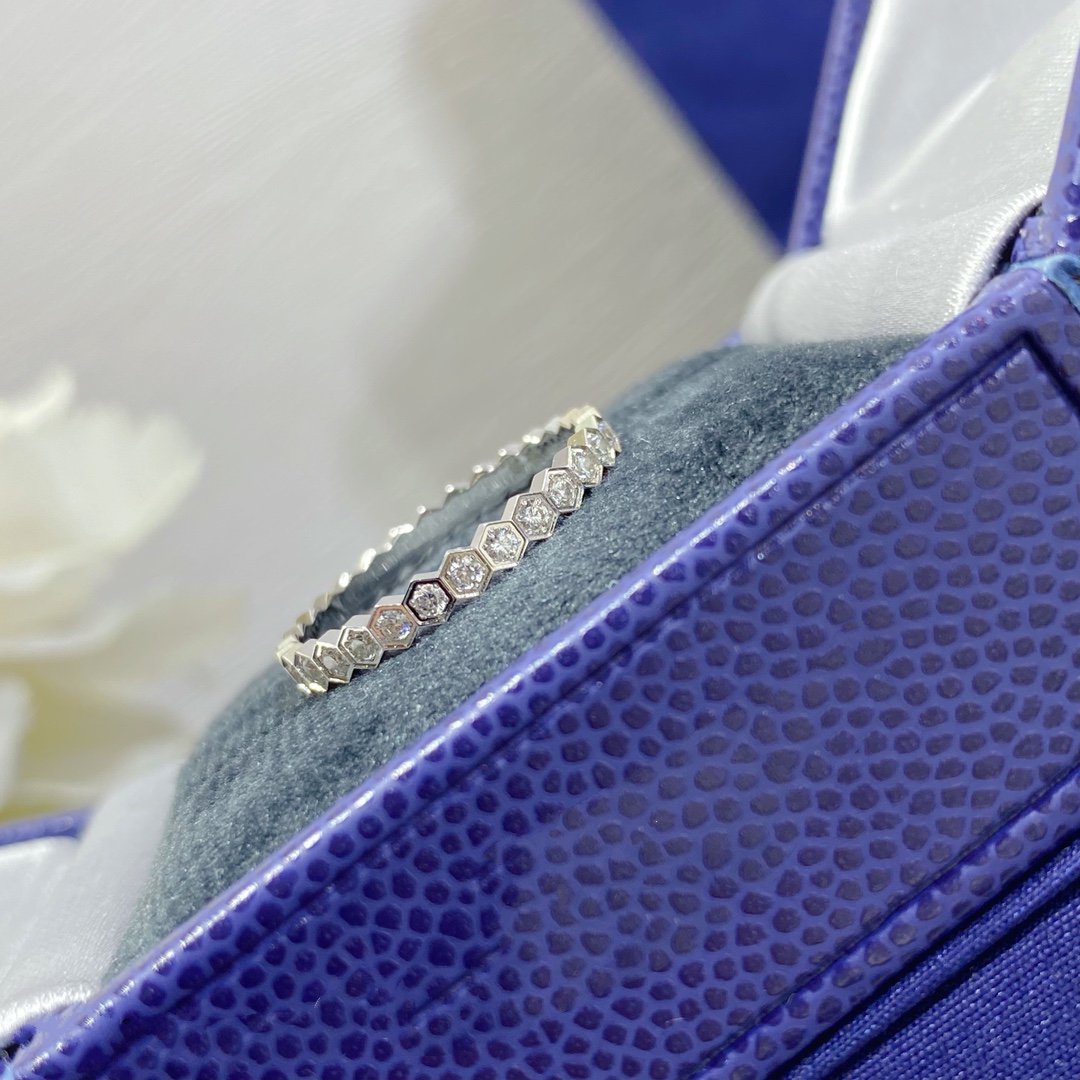 [Love Lucky]BEE LOVE DIAMOND PAVED SMALL RING