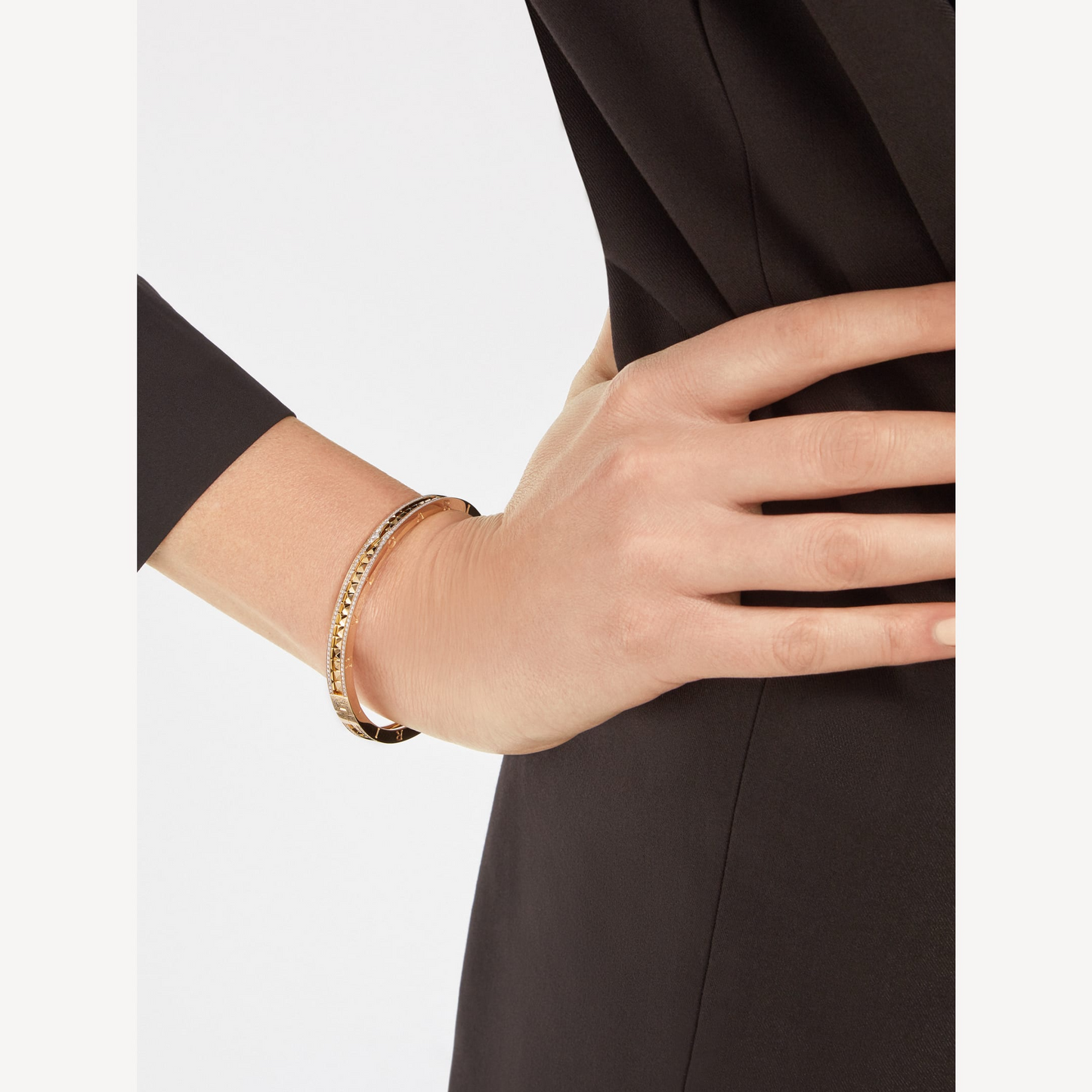 [Love Lucky]ZERO 1 SPIRAL UND PAVED DIAMOND GOLD ARMBAND