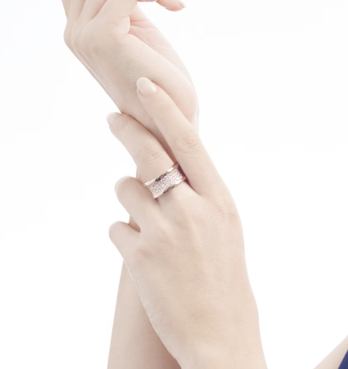[Love Lucky]ZERO 1 MIT DIAMANTEN AUF DEM SPIRALRING