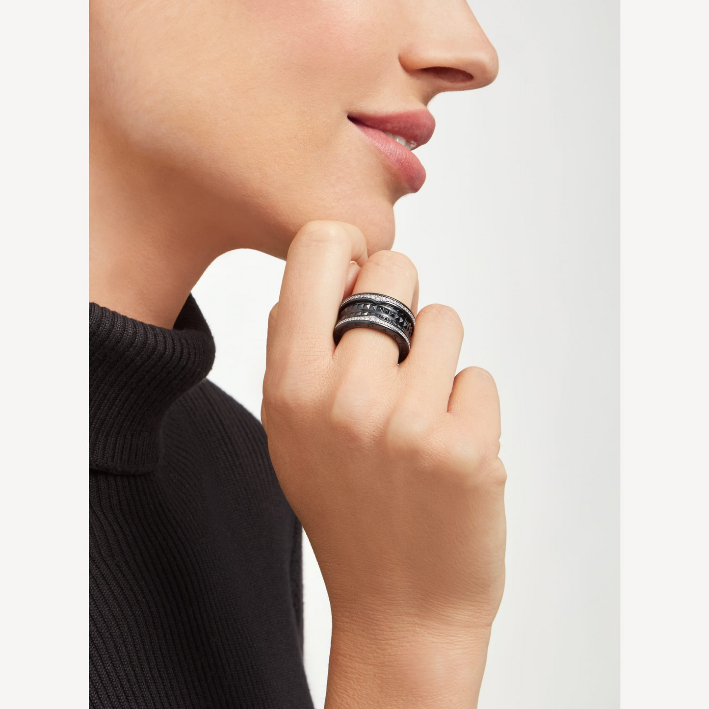 [Love Lucky]ZERO 1 ROCK FOUR-BAND BLACK CERAMIC WITH STUDDED SPIRAL AND PAVED DIAMONDS RING