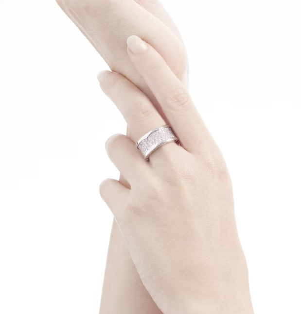 [Love Lucky]ZERO 1 MIT DIAMANTEN AUF DEM SPIRALRING