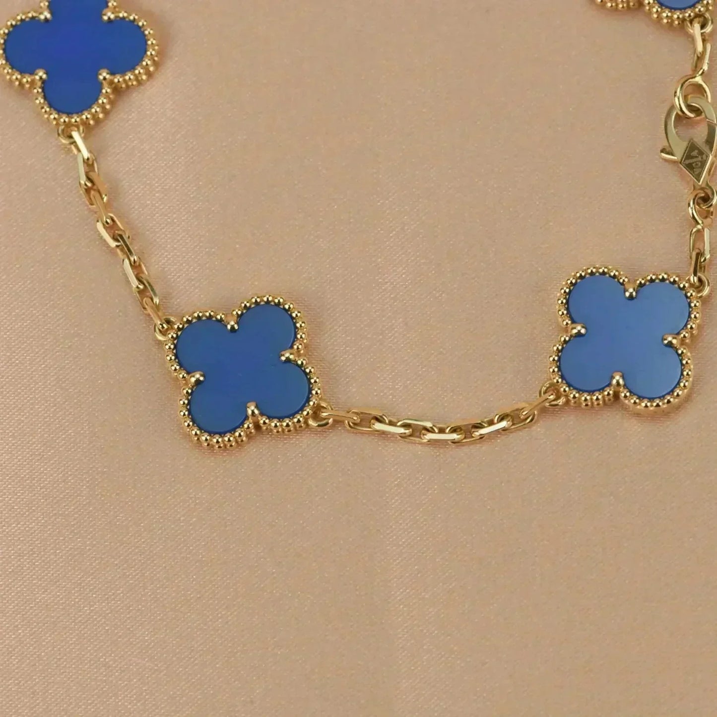 [Love Lucky]CLOVER 5 MOTIVE BLAUER ACHAT ARMBAND