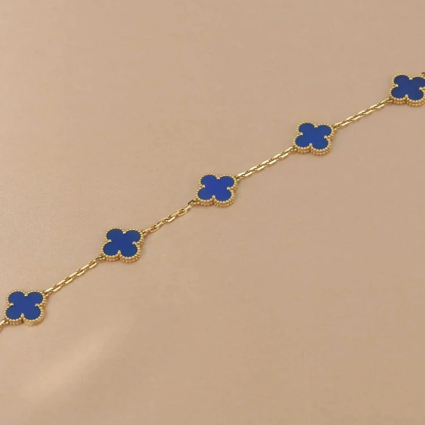 [Love Lucky]CLOVER 5 MOTIVE BLAUER ACHAT ARMBAND