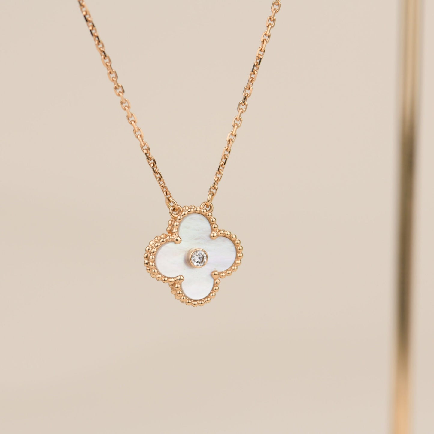 [Love Lucky]CLOVER 15MM DIAMANT WEISSE FRITILLARIA HALSKETTE