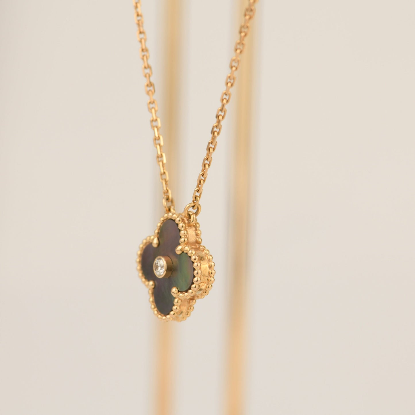 [Love Lucky]CLOVER 15MM DIAMANT- UND GRAUMUTTER-HALSKETTE