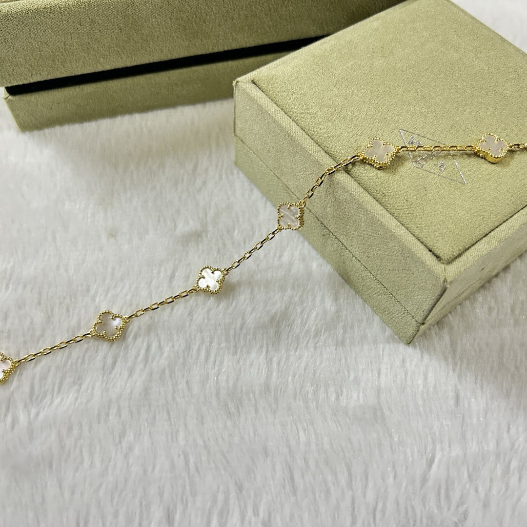[Love Lucky]CLOVER 6 MOTIF WHITE MOP BRACELET