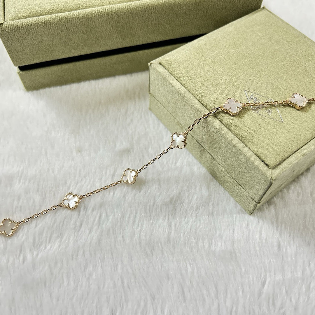 [Love Lucky]CLOVER 6 MOTIF WHITE MOP BRACELET