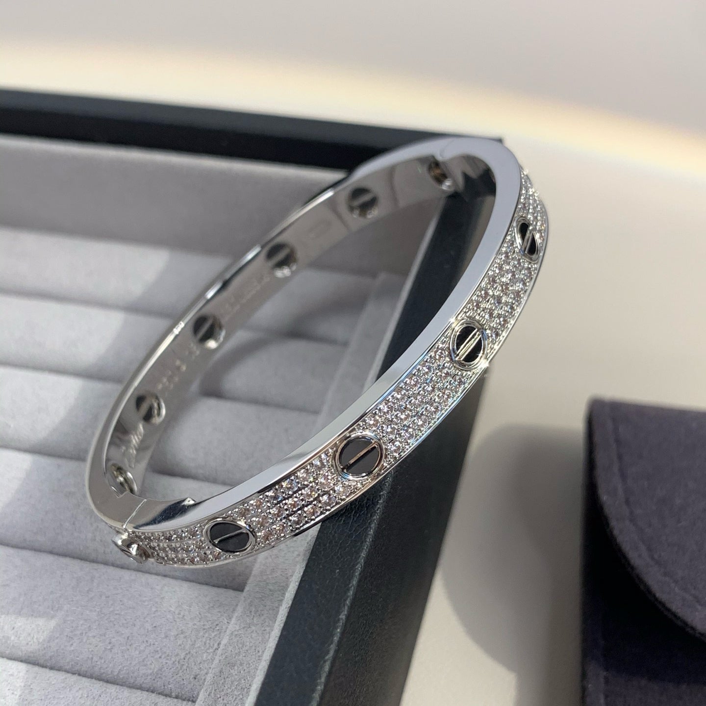 [Love Lucky]LOVE BRACELET 6.1MM DIAMOND-PAVED CERAMIC